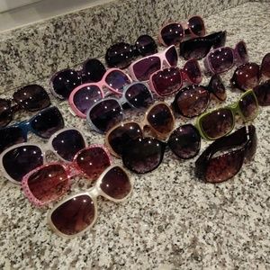 All 21 pairs of sun glasses 😎